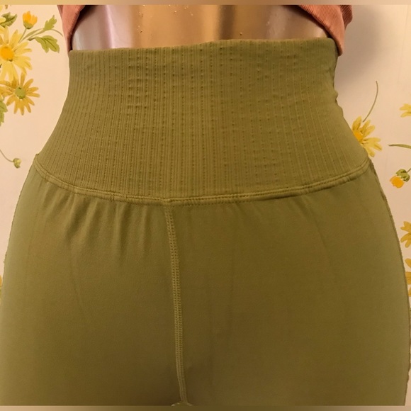 NWOT Free people  Flare legging & Happiness Runs Square Neck Crop Tank XS/S - Picture 14 of 15